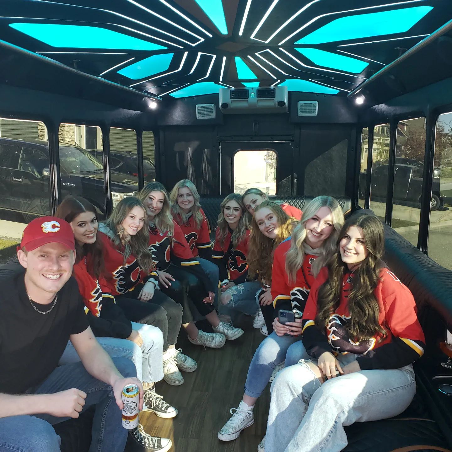 image of 16 passenger Mercedes mini party bus
